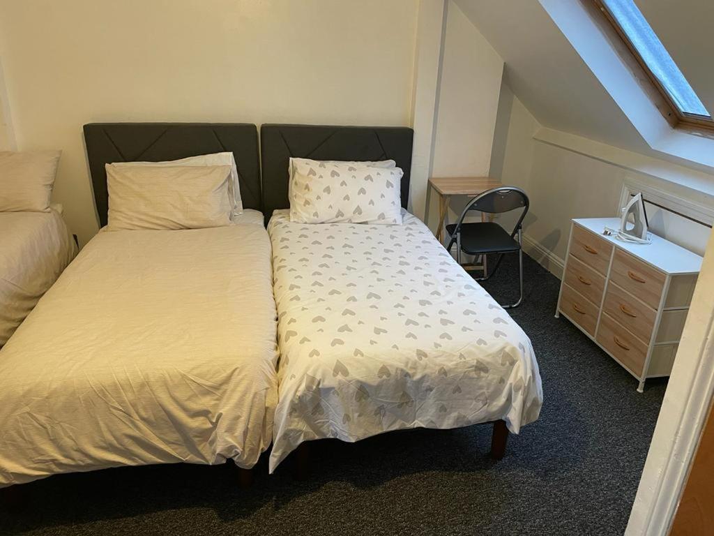 לונדון One Room To Stay With Fantastic Host מראה חיצוני תמונה